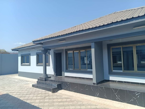 3-bedroom-flat-for-rent-in-lilayi-big-1