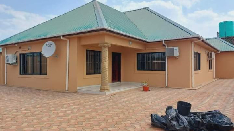 3-bedroom-flat-for-sale-in-lilayi-estate-big-2