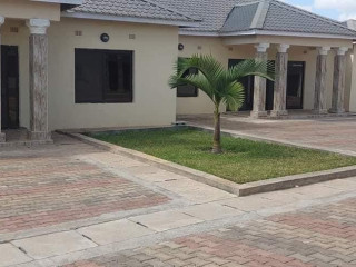 3 Bedroom Flat For Rent In Makeni