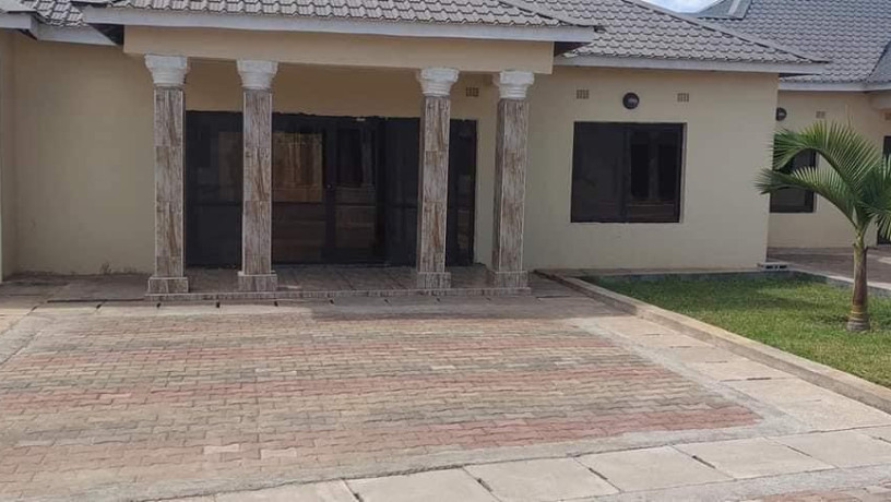 3-bedroom-flat-for-rent-in-makeni-big-8