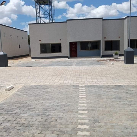 12-3-bedroom-flats-for-rent-in-makeni-big-0