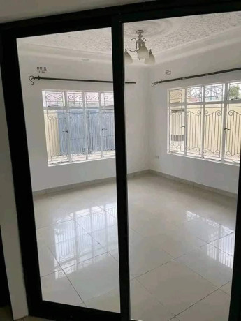 12-3-bedroom-flats-for-rent-in-makeni-big-2