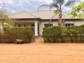 3 Bedroom Flat For Rent In Makeni