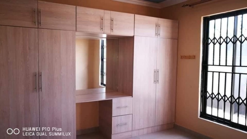 2-bedroom-flat-for-rent-in-chalala-big-3