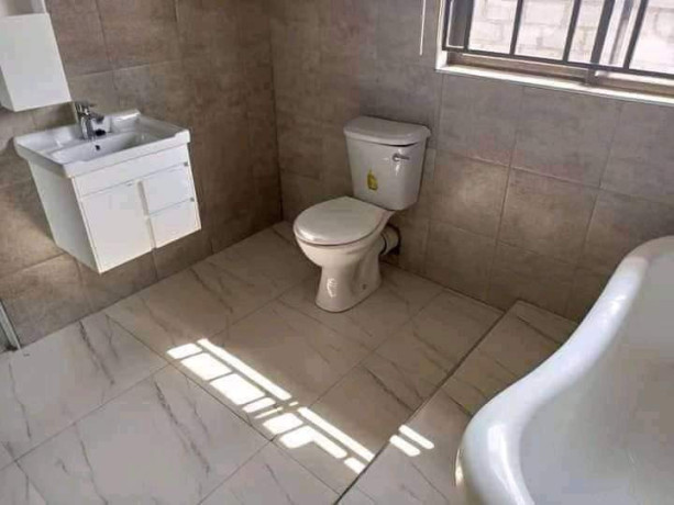 4-bedroom-flat-for-sale-in-new-kasama-big-5