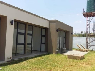 3 Bedroom Flat For Rent In Ibex Hill