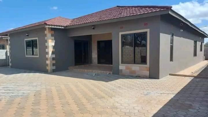 4-bedroom-house-for-sale-in-new-kasama-big-3