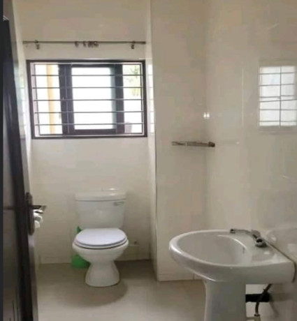 6-bedroom-house-for-rent-in-new-kasama-big-7