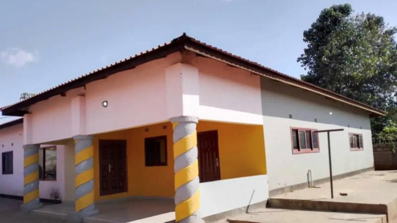 spacious-4-bedroom-flat-for-rent-in-chalala-big-0