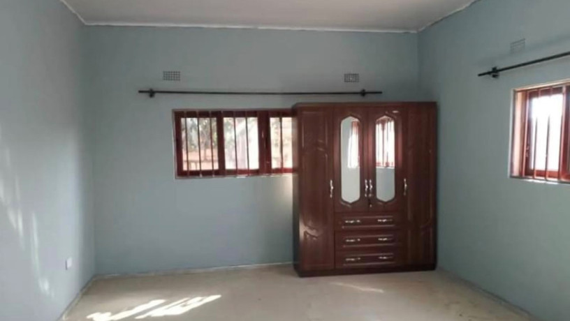 spacious-4-bedroom-flat-for-rent-in-chalala-big-2