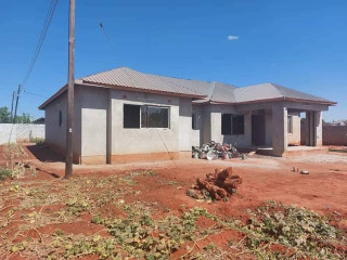 4 Bedroom House For Sale In Lilayi