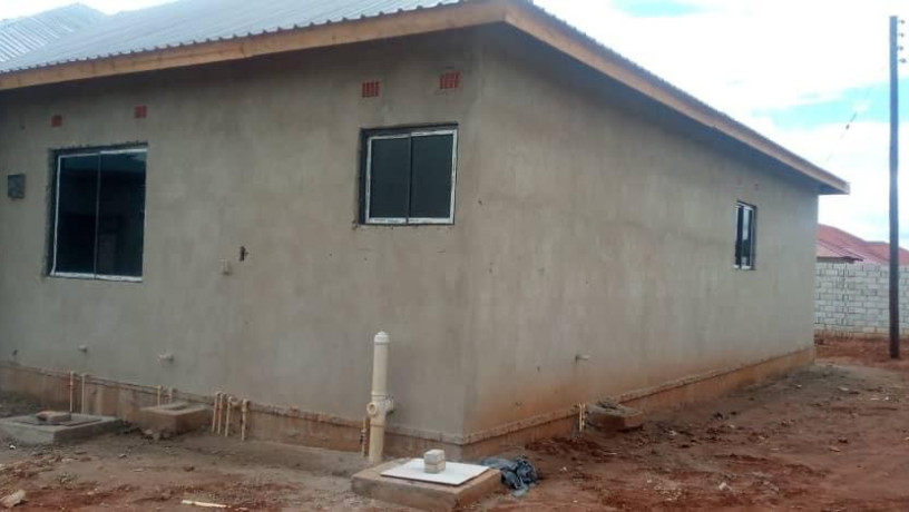 4-bedroom-house-for-sale-in-lilayi-big-2