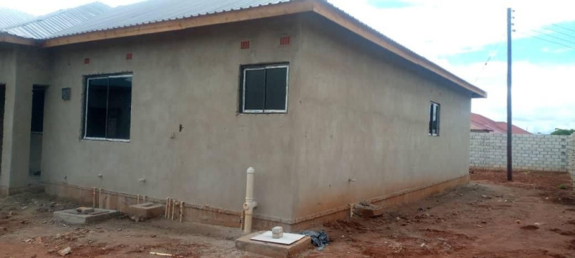 4-bedroom-house-for-sale-in-lilayi-big-2