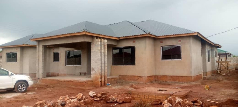 4-bedroom-house-for-sale-in-lilayi-big-3