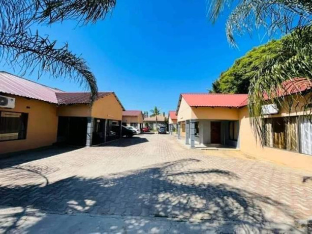 3-by-9-flats-for-sale-in-ibex-main-street-big-9