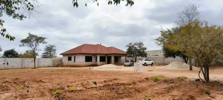 unfinished-3-bedroom-house-for-sale-in-meanwood-ibex-big-7