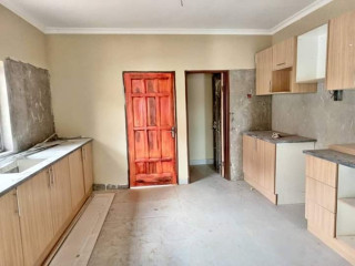 2 Bedroom Flat For Sale in Lilayi