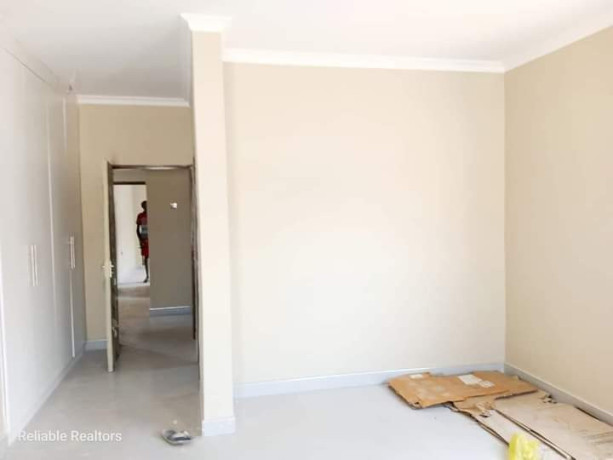 2-bedroom-flat-for-sale-in-lilayi-estate-big-6