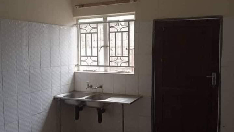 spacious-2-bedroom-flat-for-sale-in-chalala-big-5