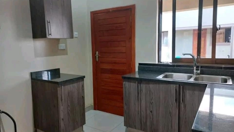 neat-and-spacious-3-bedroom-flats-for-sale-in-new-kasama-big-6