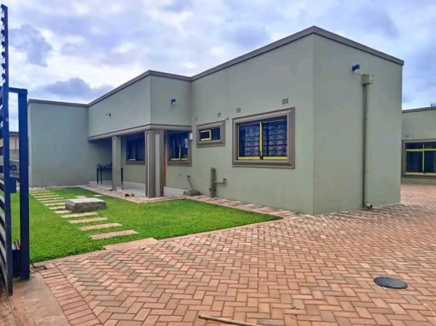 neat-and-spacious-3-bedroom-flats-for-sale-in-new-kasama-big-2
