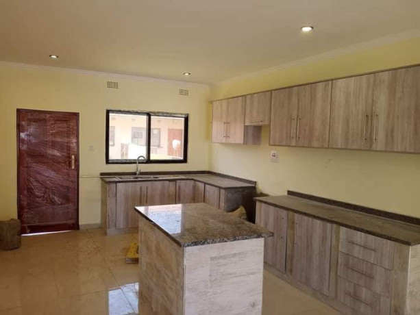 2-bedroom-flat-for-rent-in-makeni-big-3