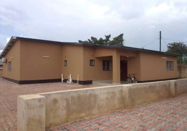 2-bedroom-house-for-rent-in-makeni-big-0
