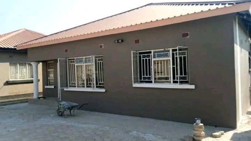 2-bedroom-flat-for-rent-in-chalala-big-3