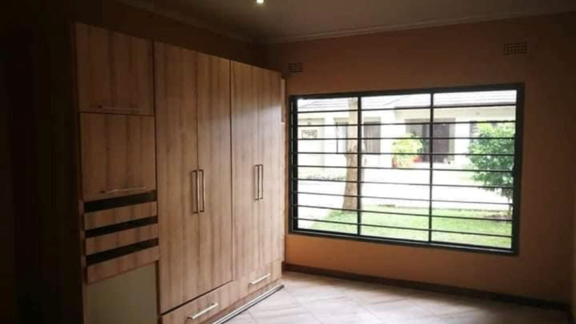 3-bedroom-flat-for-rent-in-makeni-big-5