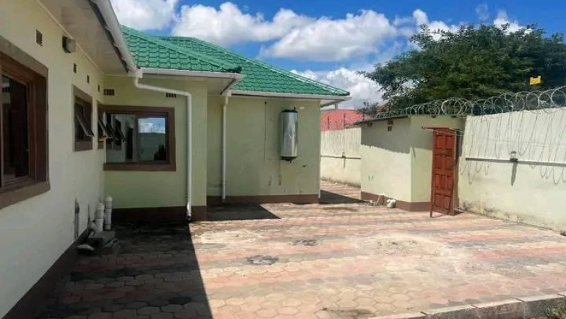 4-bedroom-house-for-rent-in-makeni-big-2