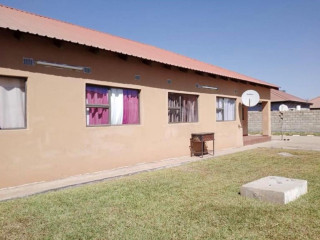 2-bedroom-flat-for-rent-in-chalala