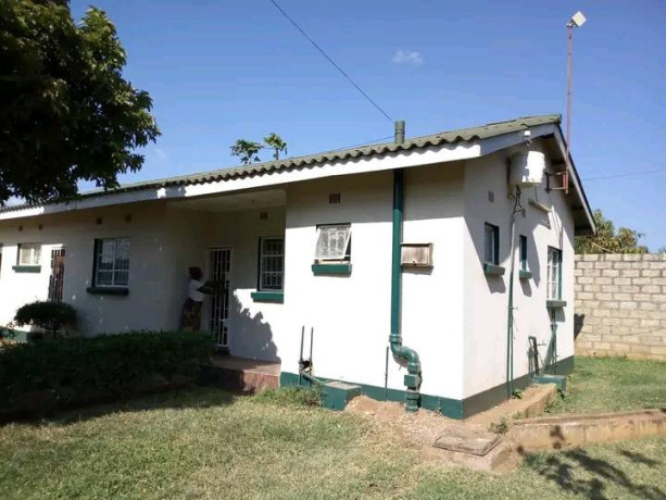 1-bedroom-flat-for-rent-in-makeni-big-5
