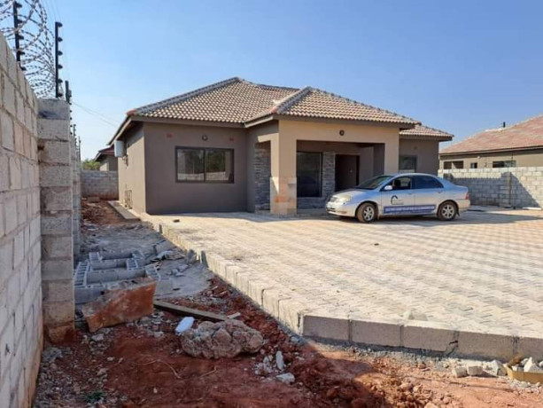 3-bedroom-flat-for-sale-in-new-kasama-big-3