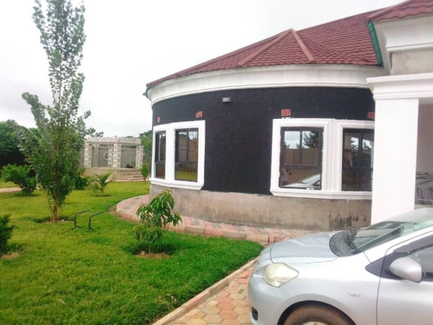 5-bedroom-house-for-sale-in-chalala-big-3