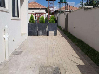 4 Bedroom Maisonette House For Sale In Roma Park