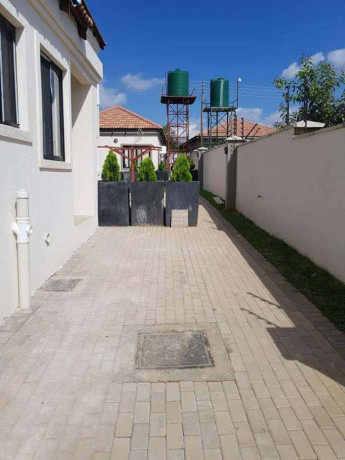 4-bedroom-maisonette-house-for-sale-in-roma-park-big-0