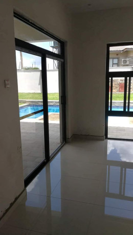 4-bedroom-maisonette-house-for-sale-in-roma-park-big-3