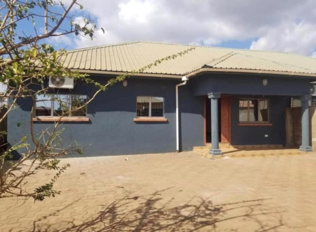 3-bedroom-flat-for-rent-in-chalala-big-0