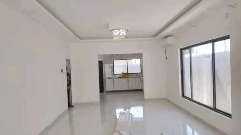 3-bedroom-flat-for-rent-in-chalala-big-3