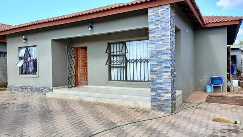 3-bedroom-flat-for-sale-in-chalala-big-3