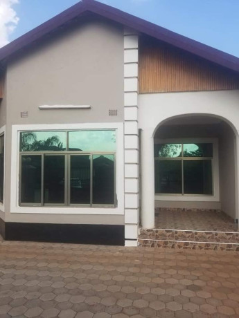 4-bedroom-standalone-house-for-rent-in-meanwood-ibex-big-1