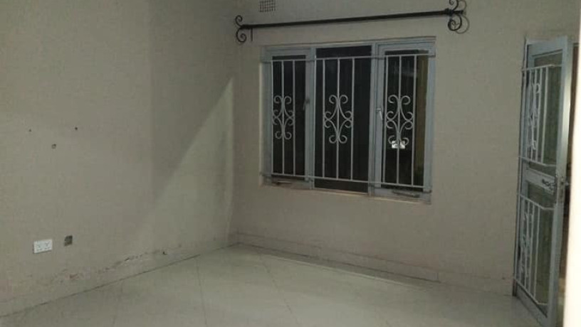 2-bedroom-flat-for-rent-in-chalala-big-4