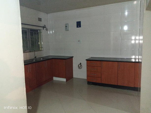 2-bedroom-flat-for-rent-in-chalala-big-3