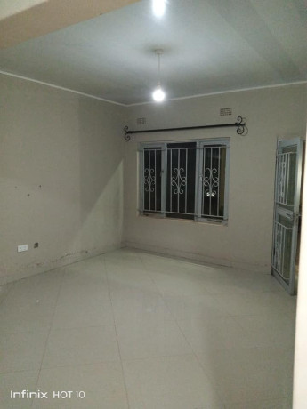 2-bedroom-flat-for-rent-in-chalala-big-4