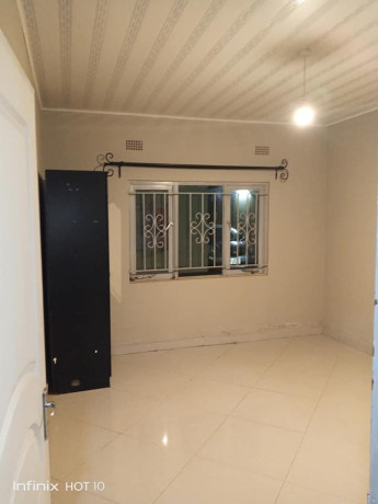 2-bedroom-flat-for-rent-in-chalala-big-6