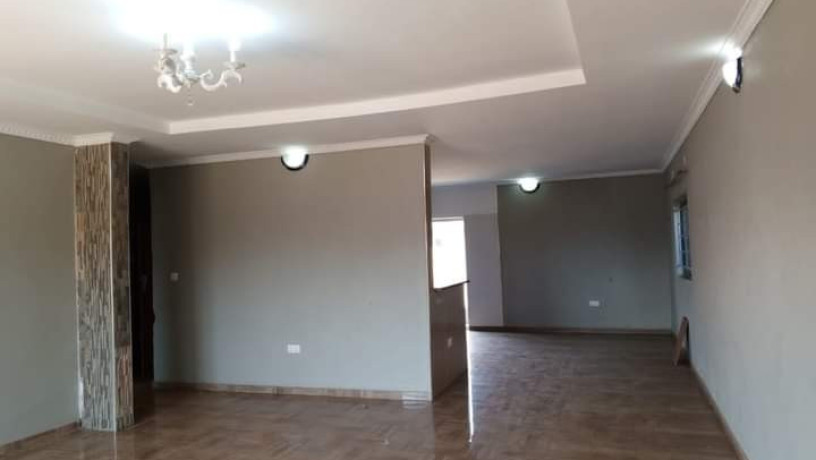 3-bedroom-flat-for-rent-in-chalala-big-2