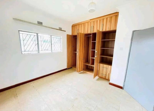 3-bedroom-house-for-sale-in-meanwood-big-2