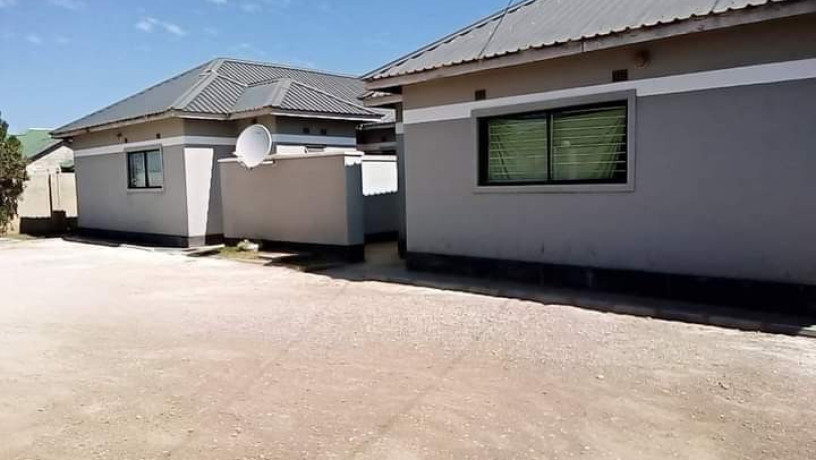 3-bedroom-flat-for-rent-in-chalala-big-2