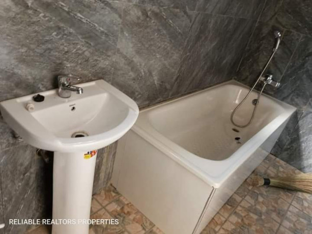 3-bedroom-flat-for-rent-in-chalala-big-4