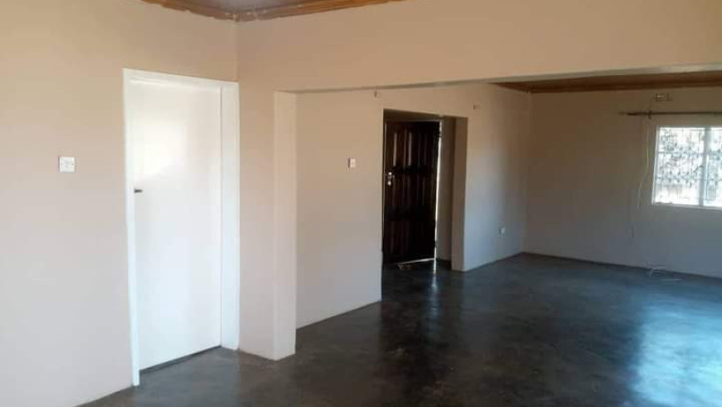 5-bedroom-flat-for-sale-in-chalala-big-6